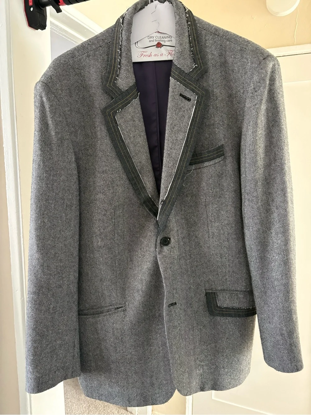 Mark Eckō Cut & Sew Men's Grey Herringbone Blazer with Dark Trim